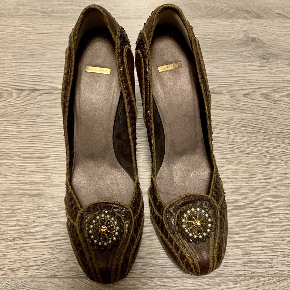 Holts designer luxury brown snakeskin pumps